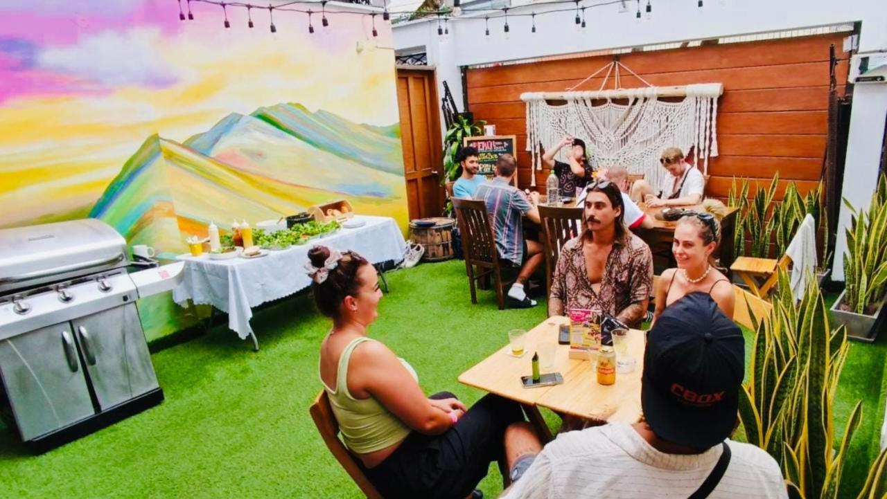 Rainbow Hostel Lima Extérieur photo